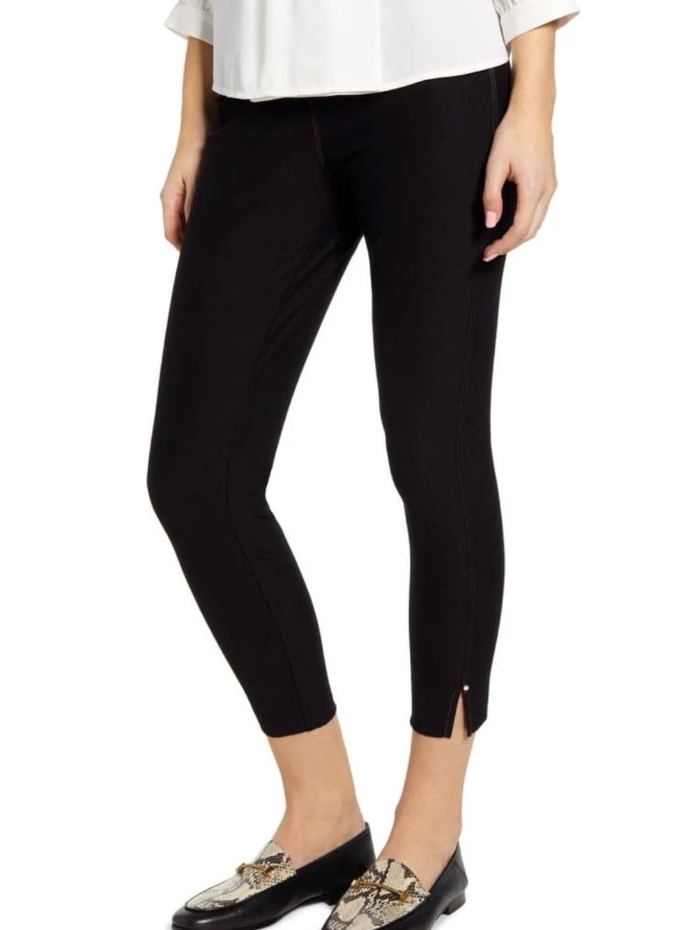 These are Lyssé Cropped Side Slit Denim leggings in black, size XS.